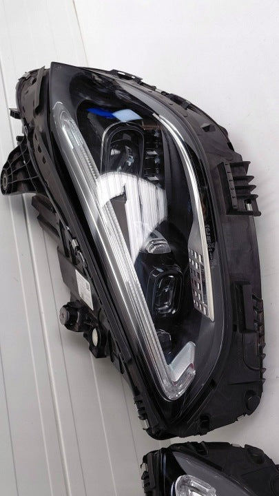 Frontscheinwerfer Mercedes-Benz W206 A2069063003 A2069062903 LE19A6438 Ein Satz SCH4230802230tr