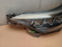 Laden Sie das Bild in den Galerie-Viewer, Frontscheinwerfer Toyota Chr C-Hr 81170-F4180 Links Scheinwerfer Headlight SCH4243769955ag