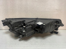 Laden Sie das Bild in den Galerie-Viewer, Frontscheinwerfer Skoda Octavia I 5E4941015A LED Links Scheinwerfer Headlight SCH4249441521zl
