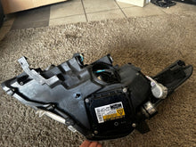 Load image into Gallery viewer, Frontscheinwerfer Toyota Avensis H279HR Xenon Rechts Scheinwerfer Headlight SCH4290358666gk