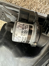 Load image into Gallery viewer, Frontscheinwerfer Toyota Avensis H279HR Xenon Rechts Scheinwerfer Headlight SCH4290358666gk
