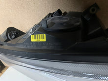 Laden Sie das Bild in den Galerie-Viewer, Frontscheinwerfer Ford Fiesta I L1BB-13E015-CD Links Scheinwerfer Headlight SCH4300442117iw