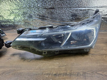 Load image into Gallery viewer, Frontscheinwerfer Toyota Corolla 81150-02L50-00 Links Scheinwerfer Headlight SCH4304634017al