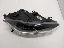 Laden Sie das Bild in den Galerie-Viewer, Frontscheinwerfer VW Polo 2G1941005E 2G1941006E Ein Satz Scheinwerfer Headlight SCH4305047002lp