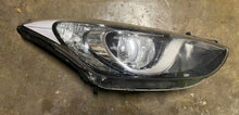 Laden Sie das Bild in den Galerie-Viewer, Frontscheinwerfer Hyundai I30 92102A6060 Rechts Scheinwerfer Headlight SCH4317722858kc