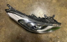Laden Sie das Bild in den Galerie-Viewer, Frontscheinwerfer Hyundai I30 92102A6060 Rechts Scheinwerfer Headlight SCH4317722858kc