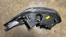 Laden Sie das Bild in den Galerie-Viewer, Frontscheinwerfer Hyundai I30 92102A6060 Rechts Scheinwerfer Headlight SCH4317722858kc