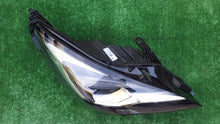 Load image into Gallery viewer, Frontscheinwerfer Opel Astra 39111150 Rechts Scheinwerfer Headlight SCH4319178145ls