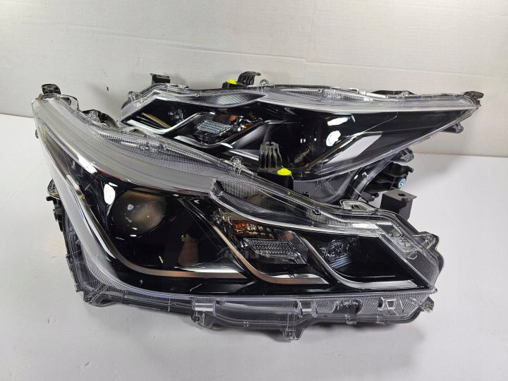 Frontscheinwerfer Toyota Corolla 8115002T31 8111002T31 Ein Satz Headlight SCH4324491052iw