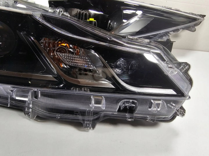Frontscheinwerfer Toyota Corolla 8115002T31 8111002T31 Ein Satz Headlight SCH4324491052iw