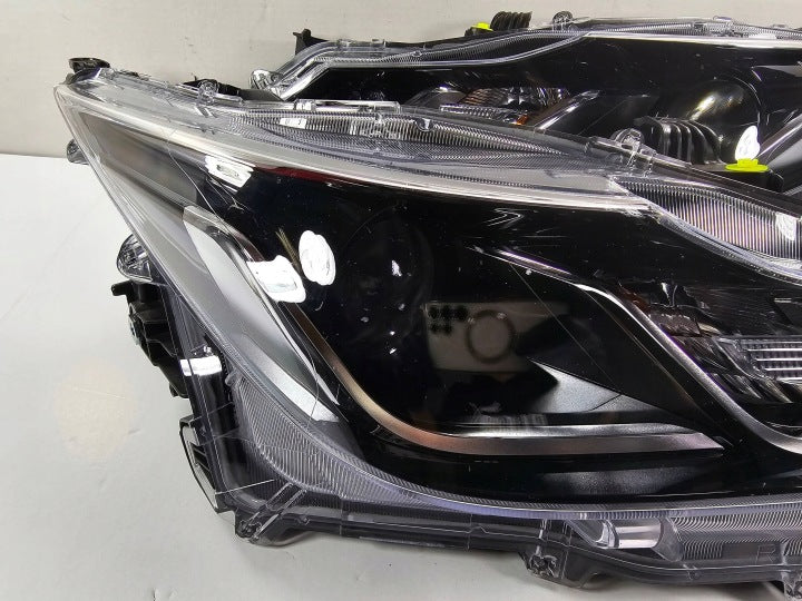 Frontscheinwerfer Toyota Corolla 8115002T31 8111002T31 Ein Satz Headlight SCH4324491052iw