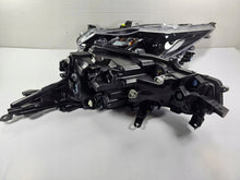 Load image into Gallery viewer, Frontscheinwerfer Toyota Corolla 8115002T31 8111002T31 Ein Satz Headlight SCH4324491052iw