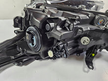 Load image into Gallery viewer, Frontscheinwerfer Toyota Corolla 8115002T31 8111002T31 Ein Satz Headlight SCH4324491052iw