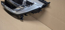 Laden Sie das Bild in den Galerie-Viewer, Frontscheinwerfer Renault Megane IV 260603157R Links Scheinwerfer Headlight SCH4334826703yg