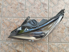 Laden Sie das Bild in den Galerie-Viewer, Frontscheinwerfer Opel Astra K 39158005 Links Scheinwerfer Headlight SCH4338934143io
