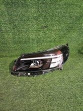 Laden Sie das Bild in den Galerie-Viewer, Frontscheinwerfer Opel Zafira Vivaro C 9847209980 Links Scheinwerfer Headlight SCH4342286440pz
