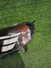 Laden Sie das Bild in den Galerie-Viewer, Frontscheinwerfer Opel Zafira Vivaro C 9847209980 Links Scheinwerfer Headlight SCH4342286440pz