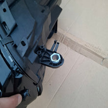 Laden Sie das Bild in den Galerie-Viewer, Frontscheinwerfer VW 57L941060 Rechts Scheinwerfer Headlight SCH4350400854tk