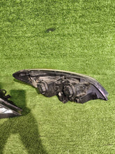 Laden Sie das Bild in den Galerie-Viewer, Frontscheinwerfer Kia Ceed 85122000 Ein Stück (Rechts oder Links) Headlight SCH4350673727mw