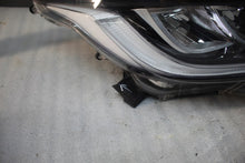 Laden Sie das Bild in den Galerie-Viewer, Frontscheinwerfer Toyota 4 Yaris M23652362A3M62 Rechts Scheinwerfer Headlight SCH4356373791ra