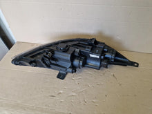 Laden Sie das Bild in den Galerie-Viewer, Frontscheinwerfer Kia Sportage 92101-3U250 Links Scheinwerfer Headlight SCH4356814725nd