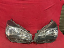 Laden Sie das Bild in den Galerie-Viewer, Frontscheinwerfer Toyota Yaris OD-158 Ein Satz Scheinwerfer Headlight SCH4386194724ww
