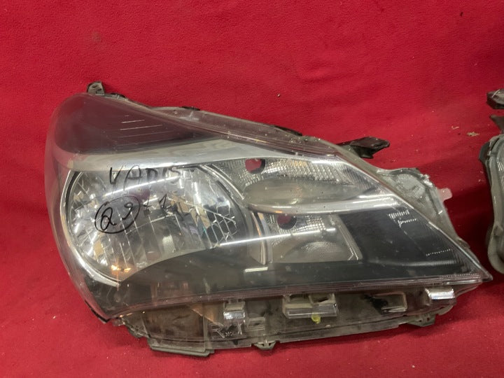 Frontscheinwerfer Toyota Yaris OD-158 Ein Satz Scheinwerfer Headlight SCH4386194724ww