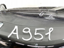 Laden Sie das Bild in den Galerie-Viewer, Frontscheinwerfer Toyota Corolla 81150-02T31 Links Scheinwerfer Headlight SCH4390954420rr