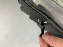 Laden Sie das Bild in den Galerie-Viewer, Frontscheinwerfer Nissan Navara D40 Pathfinder I 260605X10B Links Headlight SCH4393678715dy
