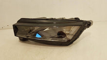 Laden Sie das Bild in den Galerie-Viewer, Frontscheinwerfer Skoda Octavia I 5E4941015A LED Links Scheinwerfer Headlight SCH4398817508gt