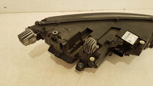 Laden Sie das Bild in den Galerie-Viewer, Frontscheinwerfer Skoda Octavia I 5E4941015A LED Links Scheinwerfer Headlight SCH4398817508gt