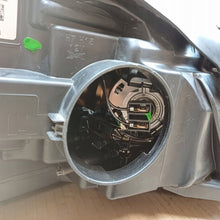 Laden Sie das Bild in den Galerie-Viewer, Frontscheinwerfer Porsche Macan 95B941031BE Links Scheinwerfer Headlight SCH4399405420wd