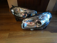 Laden Sie das Bild in den Galerie-Viewer, Frontscheinwerfer Nissan I J10 1LL010335 Ein Satz Scheinwerfer Headlight SCH4407243161vt