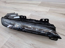 Laden Sie das Bild in den Galerie-Viewer, Frontscheinwerfer BMW 7 9879936-13 Rechts Scheinwerfer Headlight SCH4408363956fe