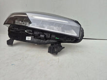 Laden Sie das Bild in den Galerie-Viewer, Frontscheinwerfer Renault Clio I V 260103507R 149R006600 Rechts Headlight SCH4419028691nr