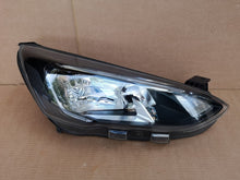 Laden Sie das Bild in den Galerie-Viewer, Frontscheinwerfer Ford Focus MX7B-13E014-CC Rechts Scheinwerfer Headlight SCH4423266756pi