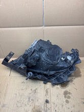 Laden Sie das Bild in den Galerie-Viewer, Frontscheinwerfer BMW E91 E90 7121249 Rechts Scheinwerfer Headlight SCH4429971778nx