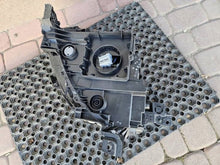 Laden Sie das Bild in den Galerie-Viewer, Frontscheinwerfer Opel Mokka 13253636 Rechts Scheinwerfer Headlight SCH4477442906rn