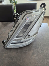 Laden Sie das Bild in den Galerie-Viewer, Frontscheinwerfer Volvo 24056502 Links Scheinwerfer Headlight SCH4497746536ft