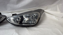 Laden Sie das Bild in den Galerie-Viewer, Frontscheinwerfer Hyundai I10 92102-B90000 Rechts Scheinwerfer Headlight SCH4512817773xn