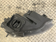 Laden Sie das Bild in den Galerie-Viewer, Frontscheinwerfer VW Taigo 2G7941035C Links Scheinwerfer Headlight SCH4526580208wk