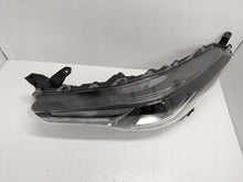 Laden Sie das Bild in den Galerie-Viewer, Frontscheinwerfer Toyota Corolla 16-183 Links Scheinwerfer Headlight SCH4529047378is
