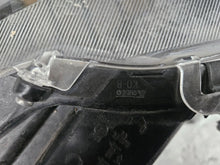 Laden Sie das Bild in den Galerie-Viewer, Frontscheinwerfer Toyota Yaris K6446 Links Scheinwerfer Headlight SCH4536762581il