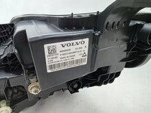 Load image into Gallery viewer, Frontscheinwerfer Volvo 80000628 Rechts Scheinwerfer Headlight SCH4539950348wh