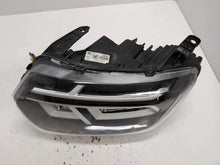 Laden Sie das Bild in den Galerie-Viewer, Frontscheinwerfer Dacia Duster 260602465R Links Scheinwerfer Headlight SCH4541148638gw
