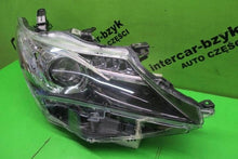 Load image into Gallery viewer, Frontscheinwerfer Toyota Auris 8111002E20 Rechts Scheinwerfer Headlight SCH4541749649tv