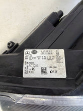Laden Sie das Bild in den Galerie-Viewer, Frontscheinwerfer Mercedes-Benz Vito W447 A4479061801 Links Headlight SCH4545031124bp