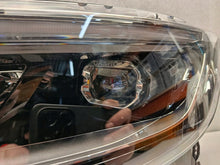 Laden Sie das Bild in den Galerie-Viewer, Frontscheinwerfer Nissan Qashqai II J11 100-19011 LED Links Headlight SCH4546660563ri