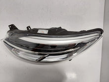 Laden Sie das Bild in den Galerie-Viewer, Frontscheinwerfer Renault Captur I 260606152R Links Scheinwerfer Headlight SCH4573312904ml