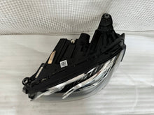 Laden Sie das Bild in den Galerie-Viewer, Frontscheinwerfer Mercedes-Benz W213 A2139068708 Full LED Links Headlight SCH4580084499zs